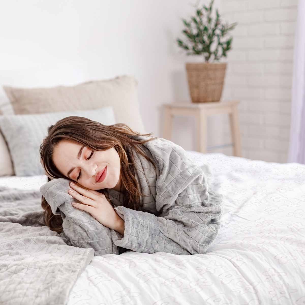 Therapiedekens beddengoed set wit met delicate bloemen