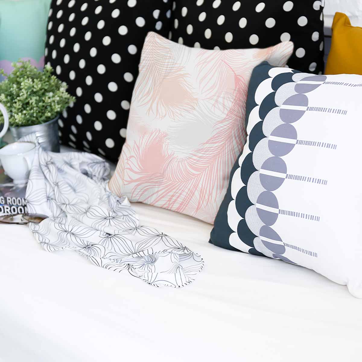 Gezondheidskussen wit met roze veren