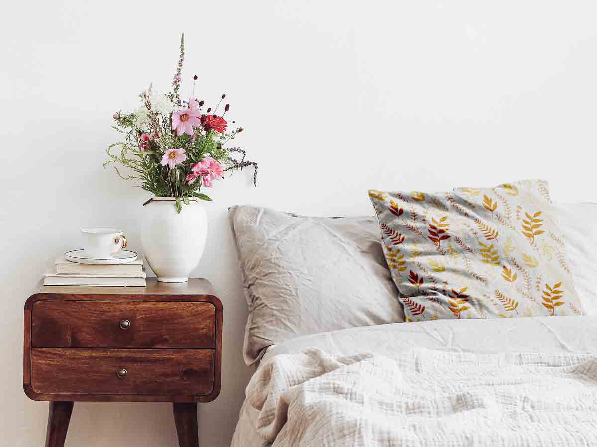 Gezondheidskussen wit met herfsttakken