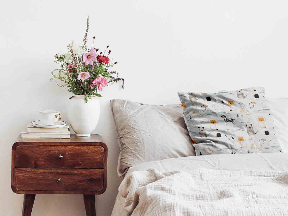 Gezondheidskussen wit met dieren uit de dierentuin