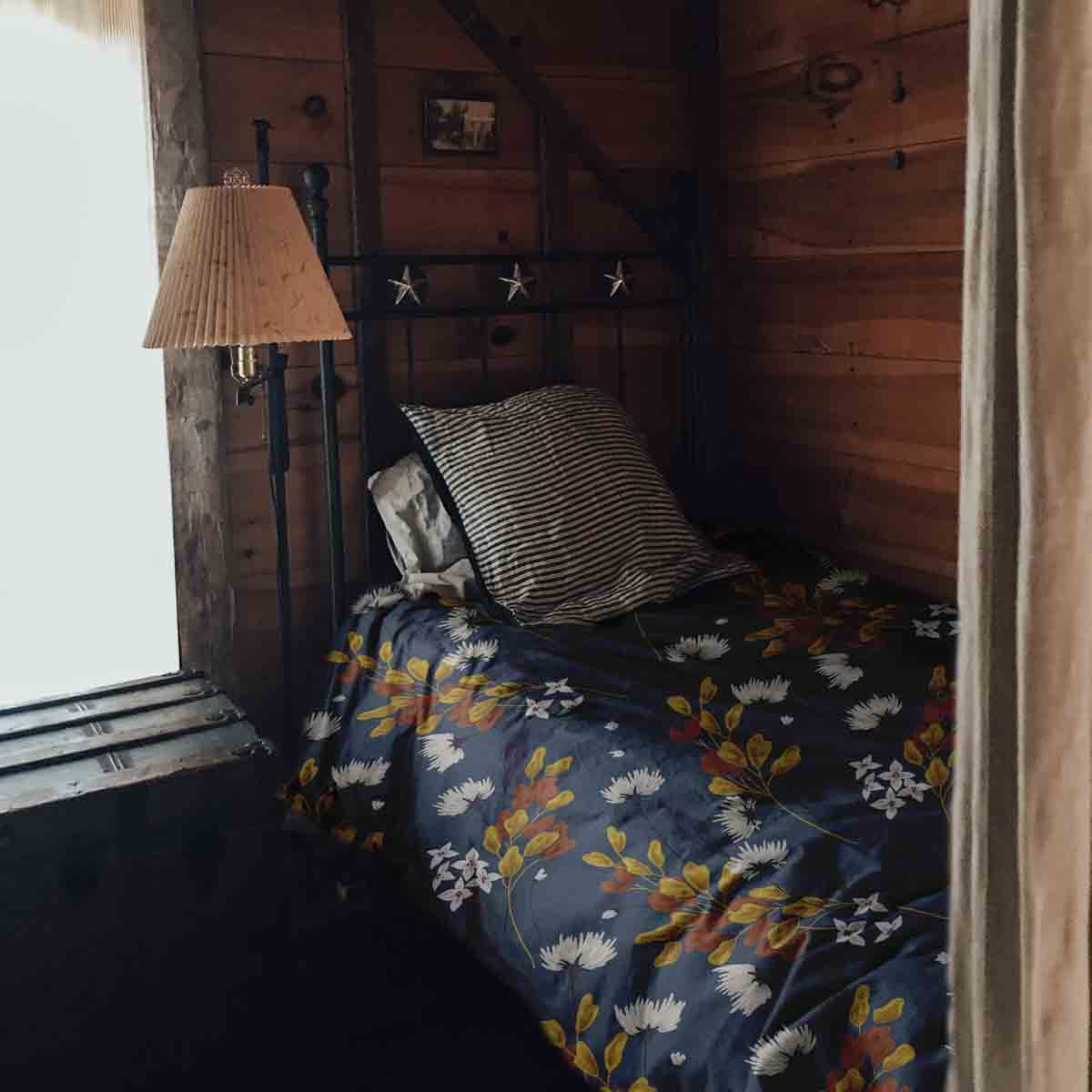 Therapiedekens beddengoed set blauw met boeket bloemen