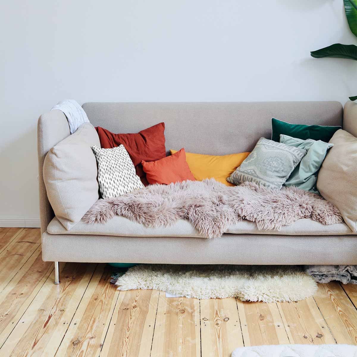 Gezondheidskussen wit met grijze stippen