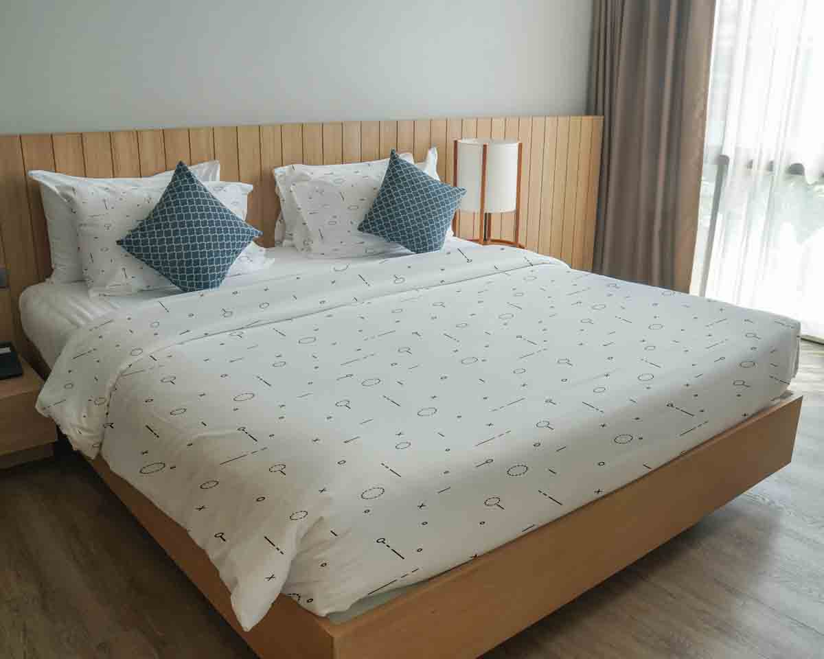 Therapiedekens beddengoed set wit met zwarte vormen