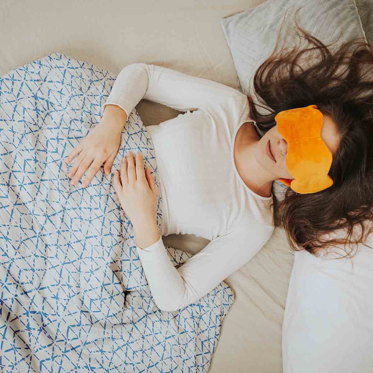 Therapiedekens beddengoed set wit met delicate blauwe vormen