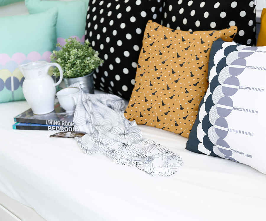 Gezondheidskussen Oranje met Potter's Bezem