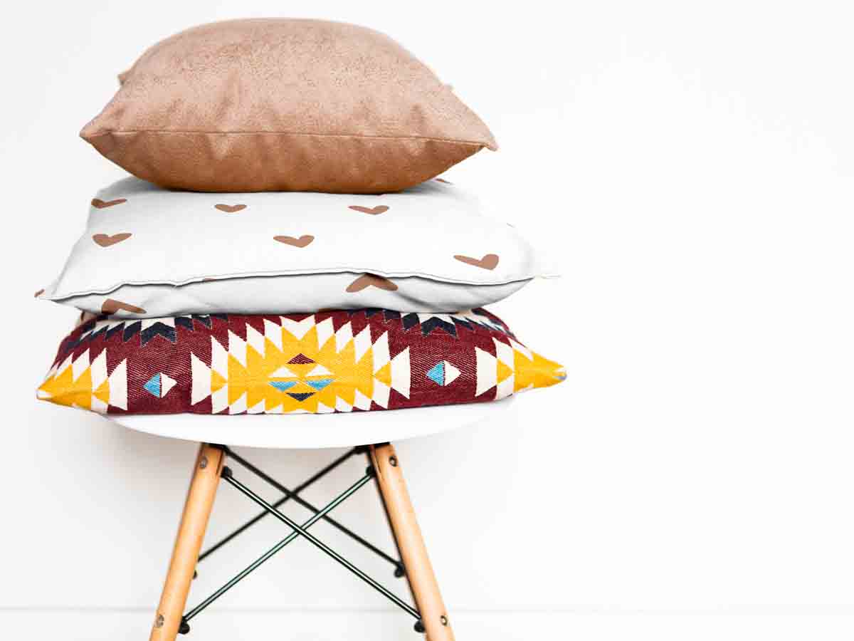 Gezondheidskussen wit met hartjes