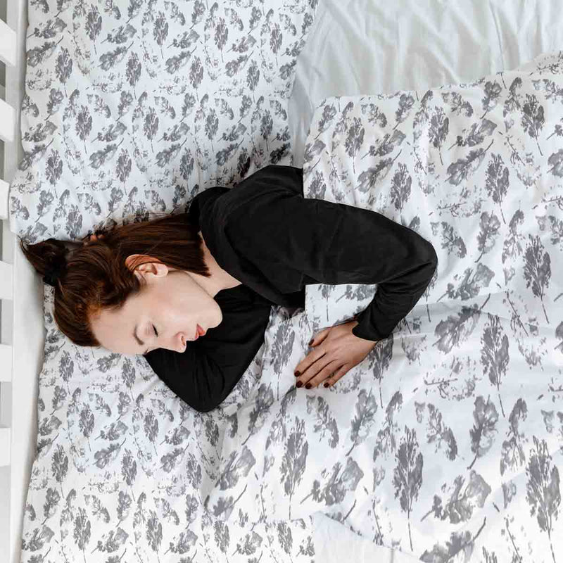 Therapiedekens beddengoed set wit met grijze bladeren