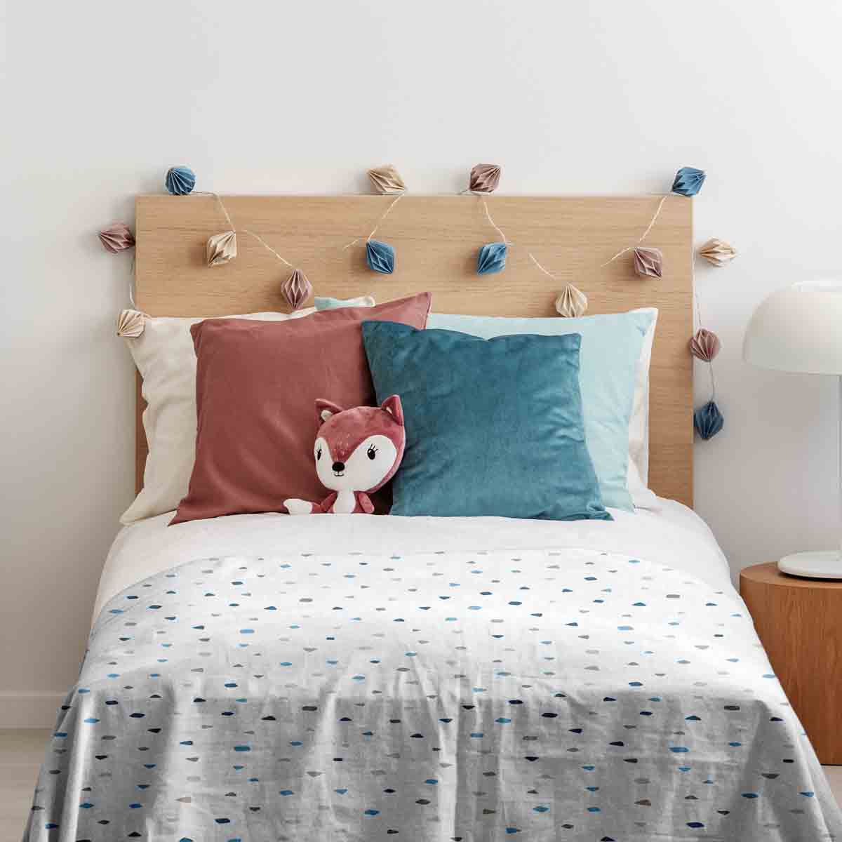 Therapiedekens beddengoed set wit met kleine blauwe vormen