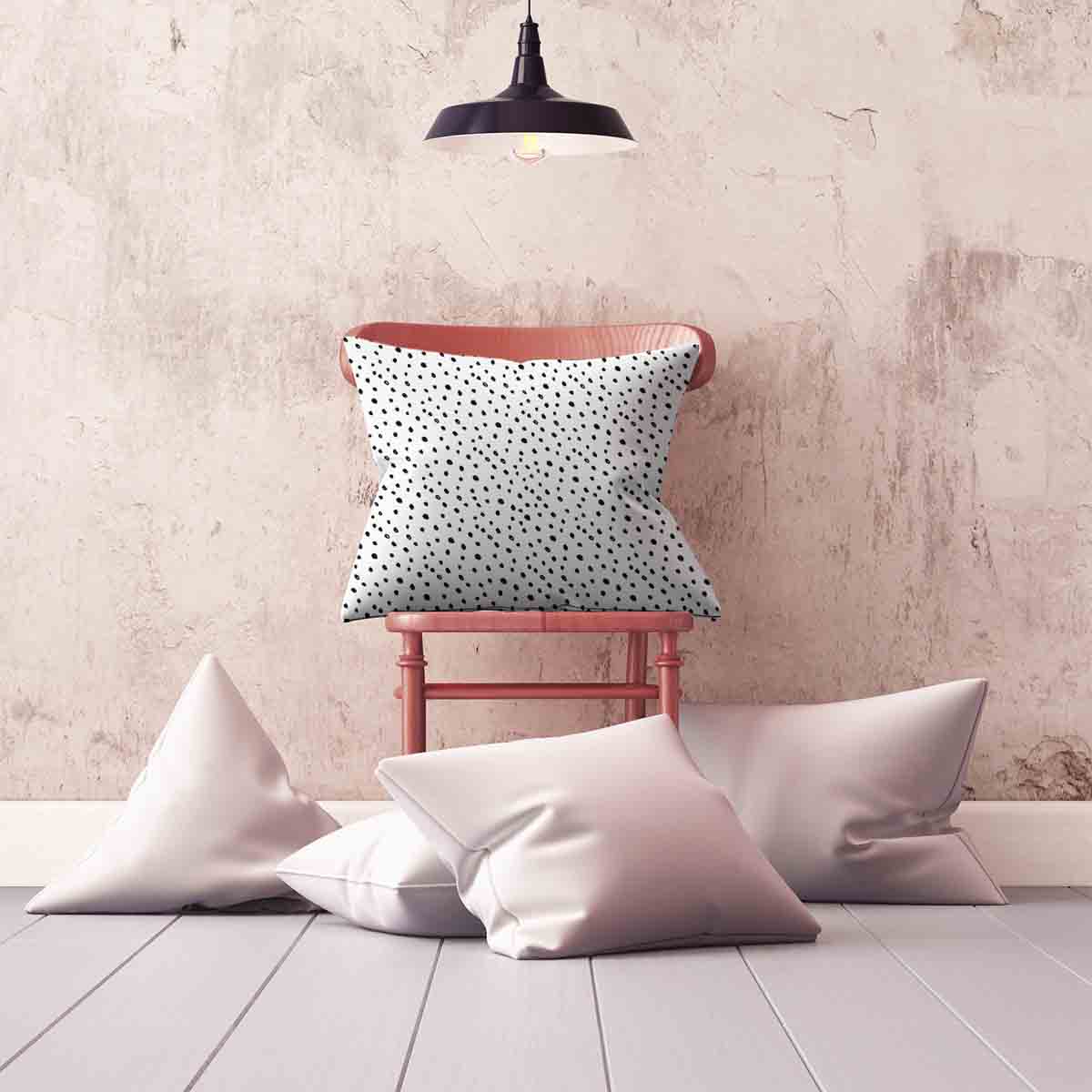 Gezondheidskussen wit met veel kleine stippen