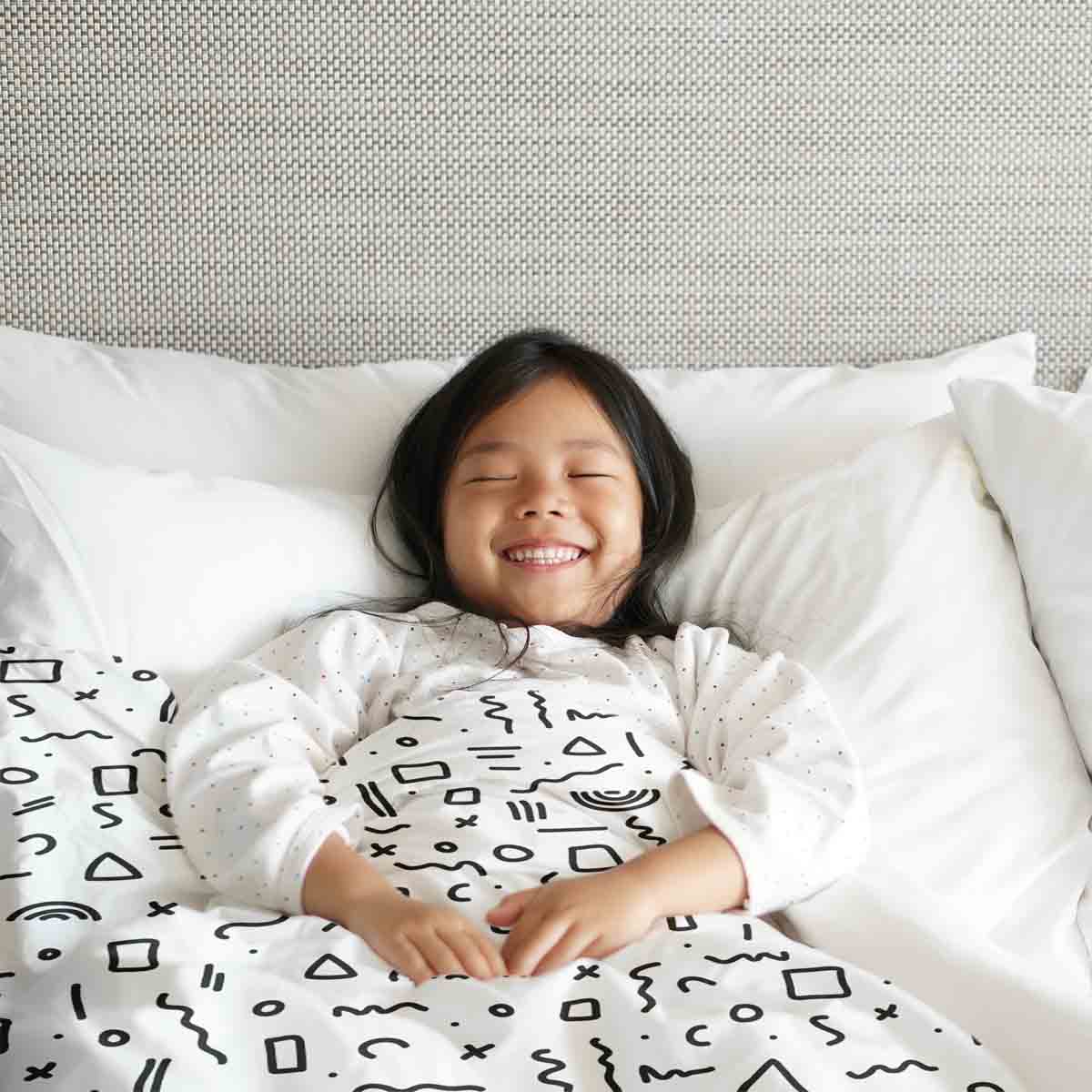 Original Therapiedecke - Baumwoll Bettwäsche Set Weiß mit Formen in Schwarz