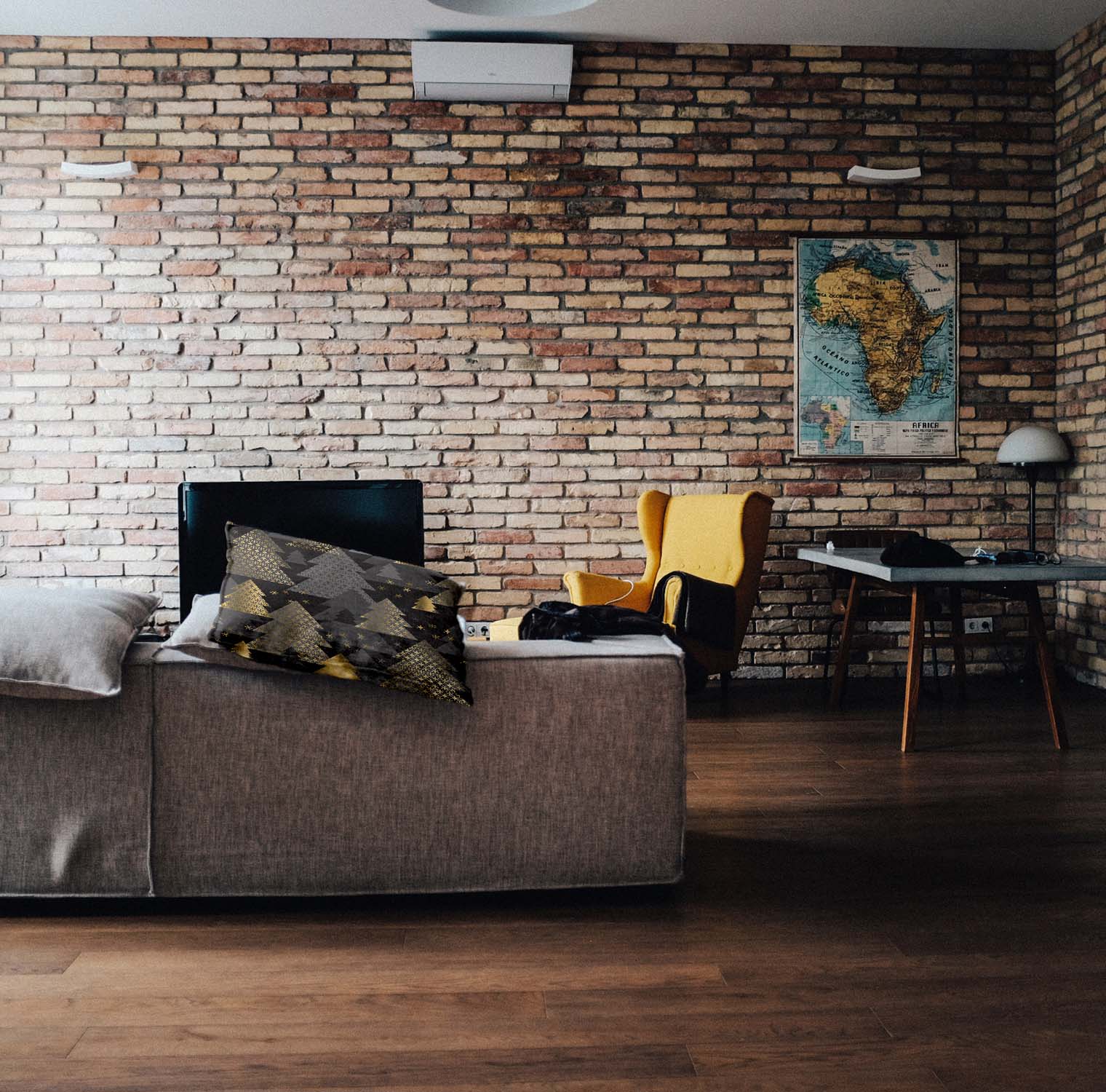 Gezondheidskussen met gouden dennenbomen