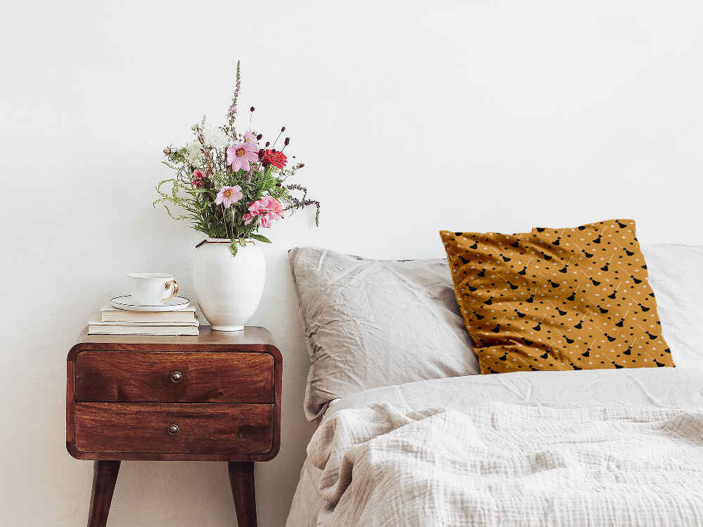 Gezondheidskussen Oranje met Potter's Bezem