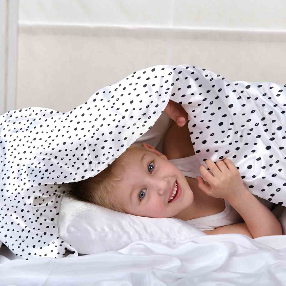 Therapiedekens beddengoedset wit met veel kleine stippen