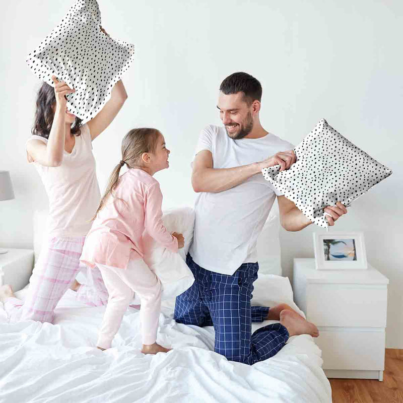 Gezondheidskussen wit met veel kleine stippen