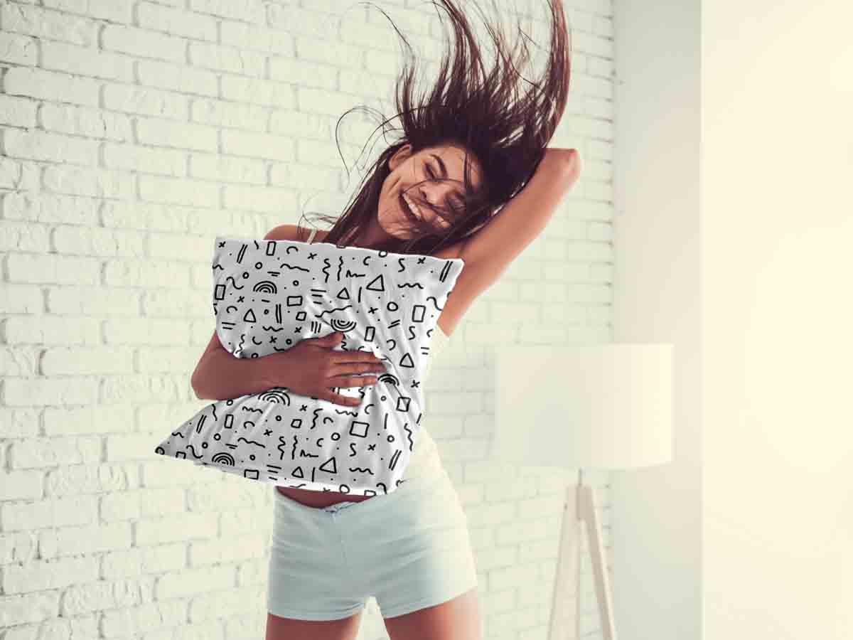 Gezondheidskussen wit met vormen in zwart